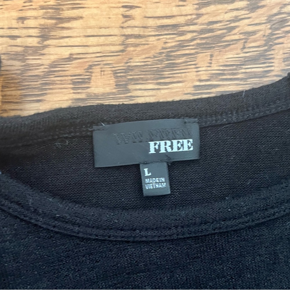 Wilfred free (Aritzia) black long sleeve barely worn - if ever